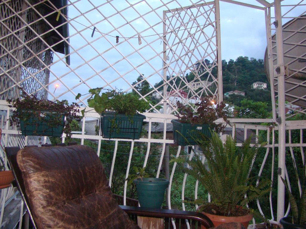 Guest House Temuri บาทูมิ ภายนอก รูปภาพ